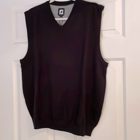 FootJoy Other - NWT FootJoy Merino Wool High V-Neck Black Sweater Vest - size Medium